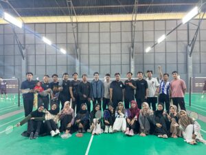 Tensi Tinggi dan Saling Smash di Lapangan “BadminNun” Darun Nun